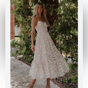 Gorgeous dress! Bought from Stroll; a Local Boutique in San Diego